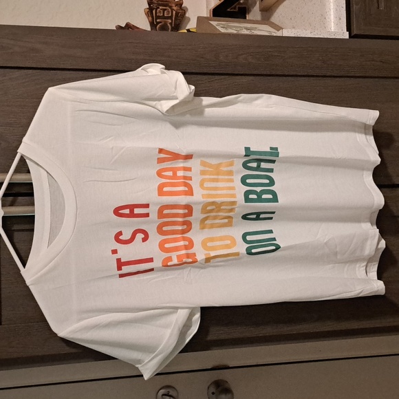 New boutique crewneck boating tee - Picture 5 of 8